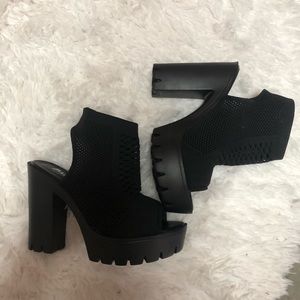 NWOT Mesh knit peep toe chunky platform
